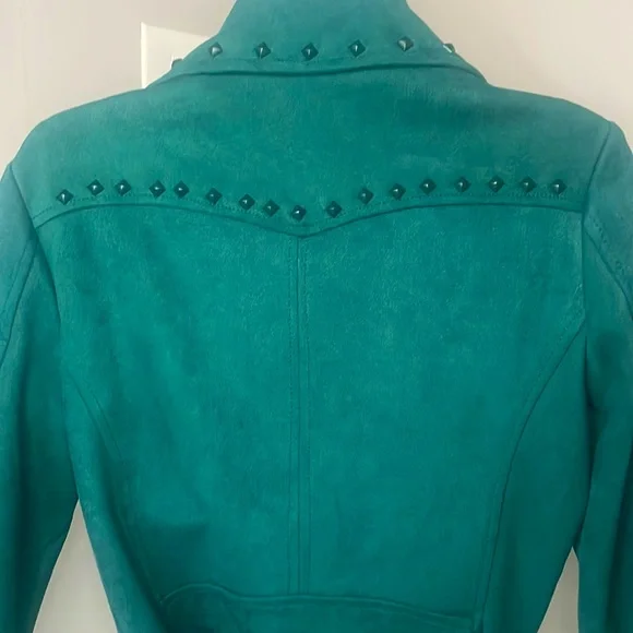 Like new! Love Token Studded Suede jacket in Emerald Green - Picture 4 of 5